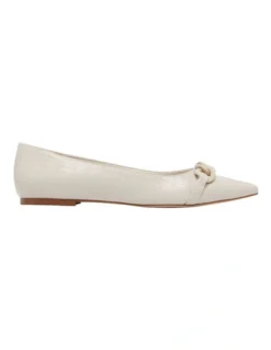 Nine West Brinks Flat In Cream