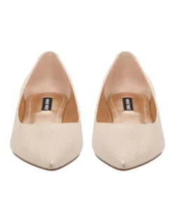 Nine West Boosa Flat In Gold 6 Nine West Boosa Flat In Gold -Nine West 988792750 3 720x928